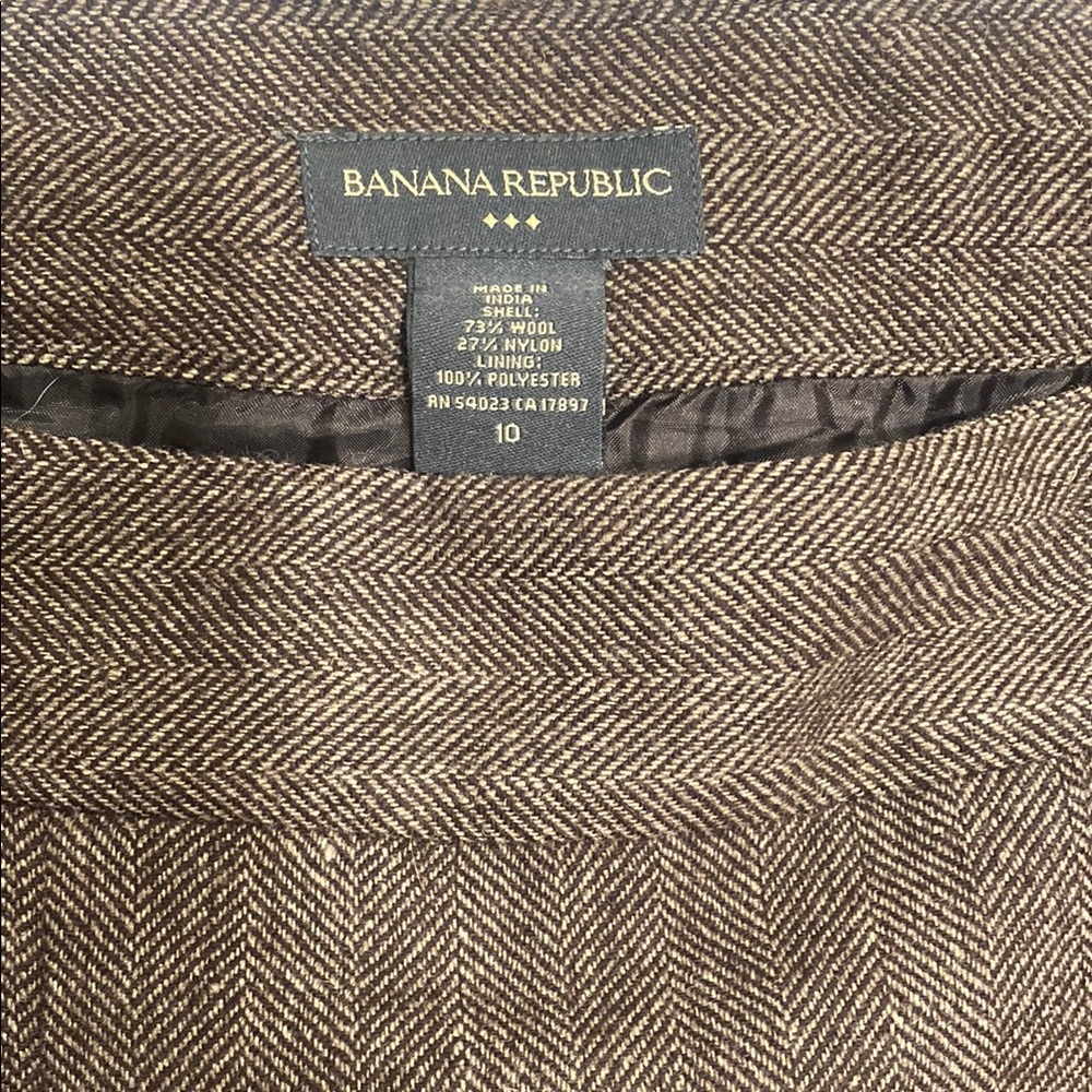 Classic Brown Pleated Skirt - Picture 2 of 4